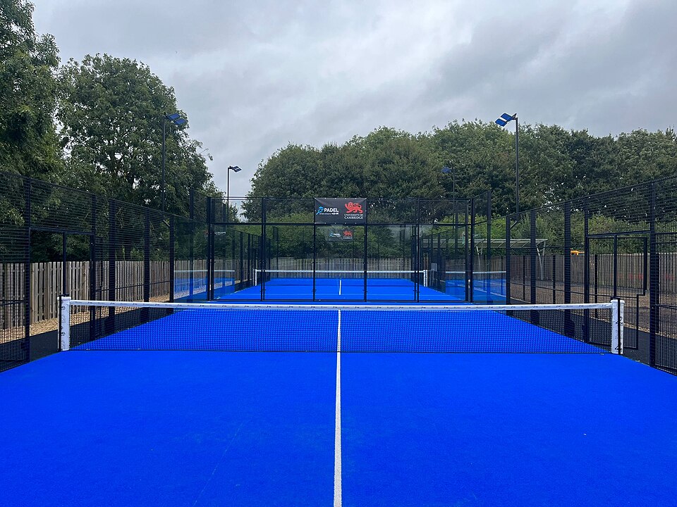 ¿Qué tiene de emocionante jugar al pádel?